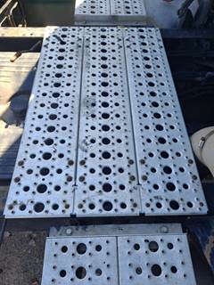 Freightliner Cascadia 125 Step