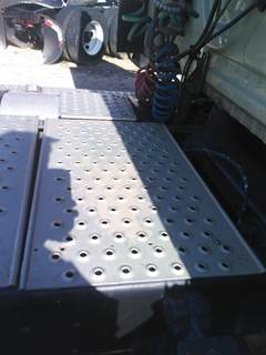 Freightliner Cascadia 125 Step