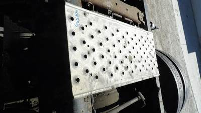 Freightliner Cascadia 125 Step