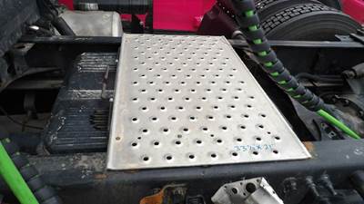 Freightliner Cascadia 125 Step