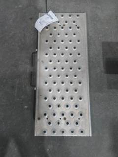 Freightliner Cascadia 125 Step