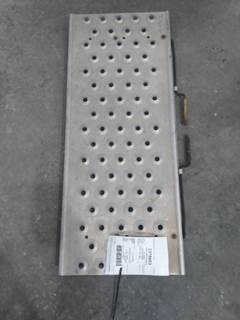 Freightliner Cascadia 125 Step