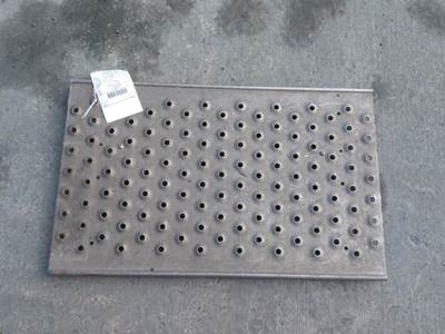 Freightliner Cascadia 125 Deck (Catwalk) Step for a Freightliner CASCADIA 125 2018UP