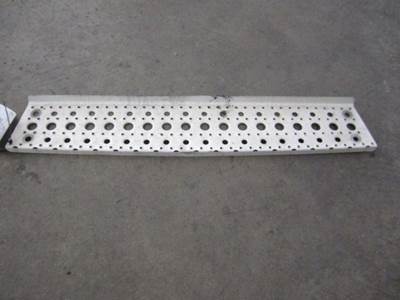 Freightliner Cascadia 125 Left Step Fairing