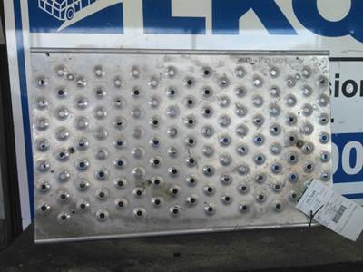 Freightliner Cascadia 125 Deck (Catwalk) Step