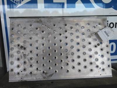 Freightliner Cascadia 125 Deck (Catwalk) Step