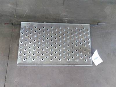 Freightliner Cascadia 125 Deck (Catwalk) Step