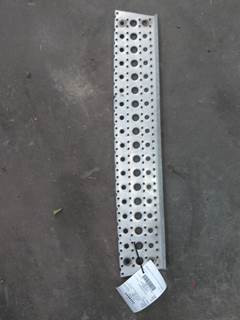 Freightliner Cascadia 125 Step Fairing