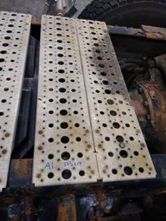 Freightliner Cascadia 125 Deck (Catwalk) Step