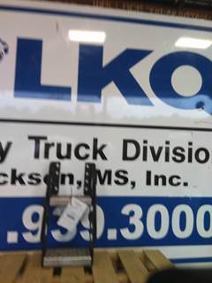 Freightliner Cascadia 125 Left Frame Step