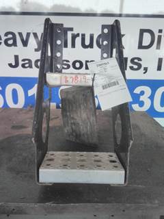 Freightliner Cascadia 125 Left Frame Step