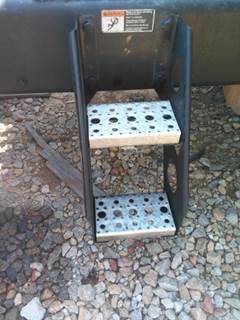 Freightliner Cascadia 125 Right Frame Step