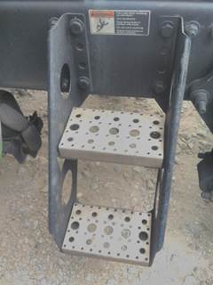 Freightliner Cascadia 125 Frame Step