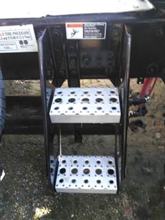 Freightliner Cascadia 125 Frame Step for a Freightliner CASCADIA 125 2018UP