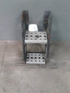 Freightliner Cascadia 125 Left Frame Step