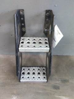 Freightliner Cascadia 125 Frame Step