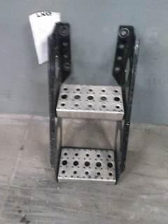 Freightliner Cascadia 125 Left Frame Step