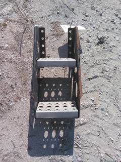 Freightliner Cascadia 125 Right Frame Step