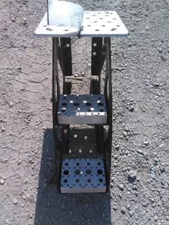 Freightliner Cascadia 125 Right Frame Step