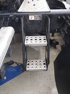 Freightliner Cascadia 125 Left Frame Step
