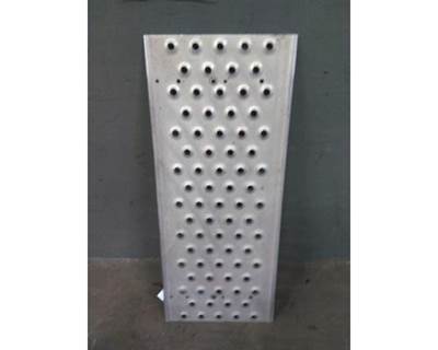 Freightliner Cascadia 125 Frame Step