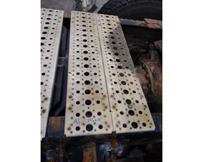 Freightliner Cascadia 125 Frame Step