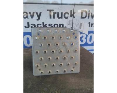 Freightliner Cascadia 125 Frame Step