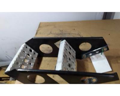 Freightliner Cascadia 125 Frame Step