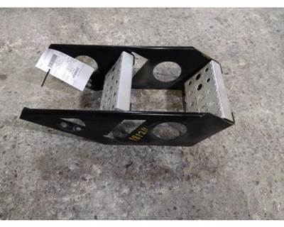 Freightliner Cascadia 125 Frame Step