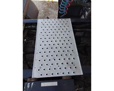 Freightliner Cascadia 125 Frame Step