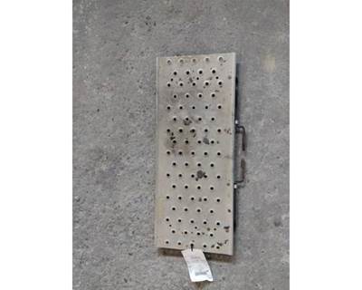 Freightliner Cascadia 125 Frame Step for a Freightliner CASCADIA 125 2018UP