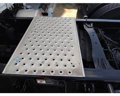 Freightliner Cascadia 125 Frame Step
