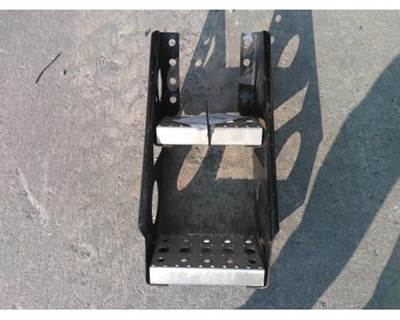 Freightliner Cascadia 125 Left Frame Step