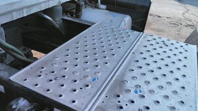 Freightliner Cascadia 126 Step