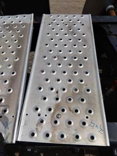 Freightliner Cascadia 126 Step