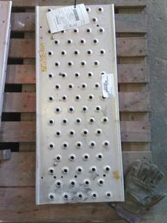 Freightliner Cascadia 126 Step