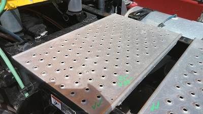 Freightliner Cascadia 126 Deck (Catwalk) Step