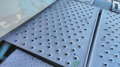 Freightliner Cascadia 126 Deck (Catwalk) Step