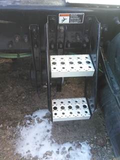 Freightliner Cascadia 126 Deck (Catwalk) Step