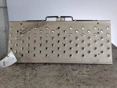 Freightliner Cascadia 126 Deck (Catwalk) Step