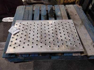 Freightliner Cascadia 126 Deck (Catwalk) Step