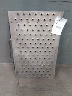 Freightliner Cascadia 126 Right Step