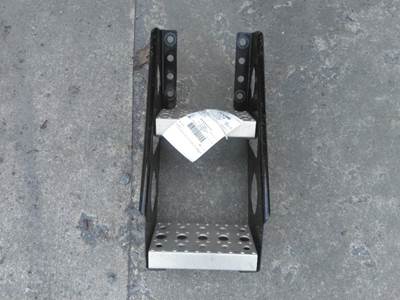 Freightliner Cascadia 126 Left Frame Step