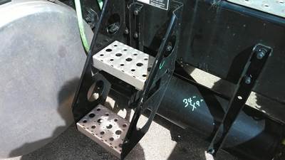 Freightliner Cascadia 126 Left Frame Step