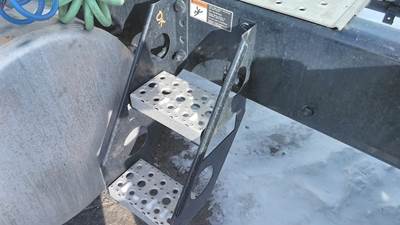 Freightliner Cascadia 126 Left Frame Step