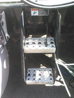 Freightliner Cascadia 126 Left Frame Step