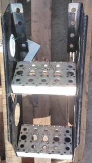 Freightliner Cascadia 126 Left Frame Step