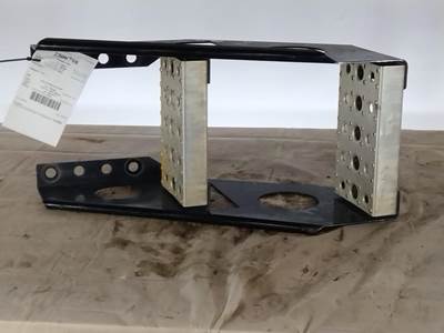 Freightliner Cascadia 126 Frame Step