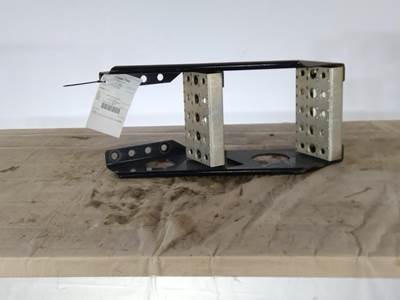 Freightliner Cascadia 126 Frame Step