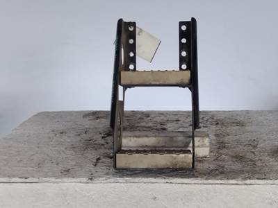 Freightliner Cascadia 126 Left Frame Step